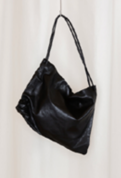 NO.131 GATHERED CROSSED LEATHER BAG / 02 - BLACK LAMBSKIN